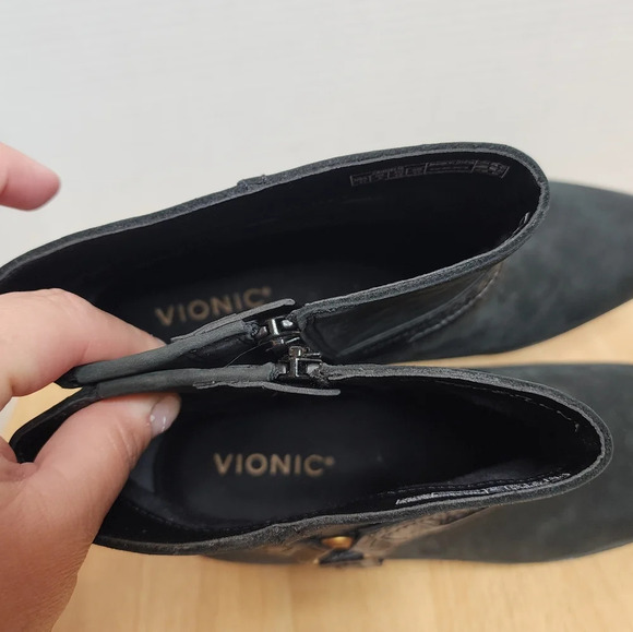 Vionic Carnelia Black Leather Western Booties women's size 11 like new - Picture 14 of 16